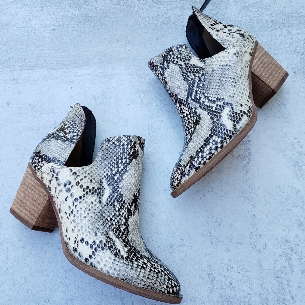 Blondo Waterproof Leather Snakeskin Python Ankle … - image 2